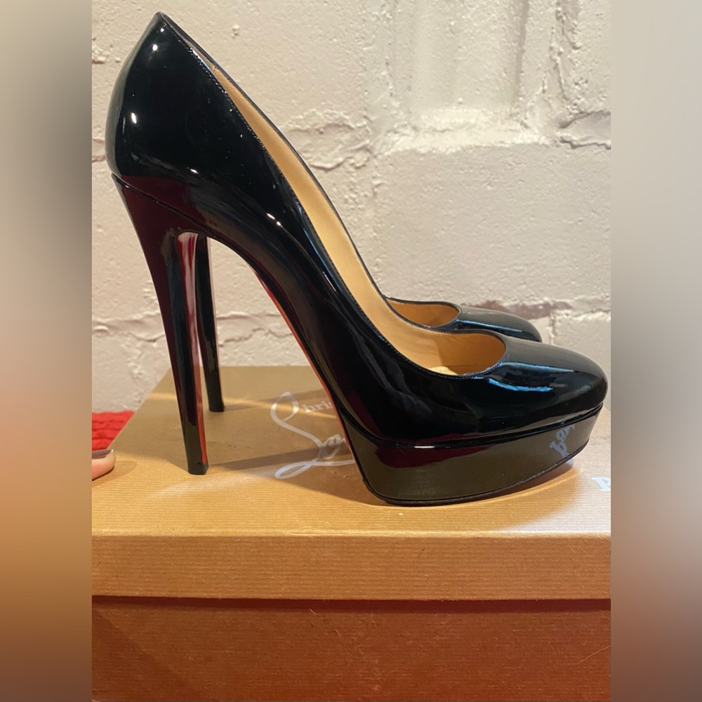 Christian Louboutin Bianca patent black pump 41 11, authorized upgraded soles